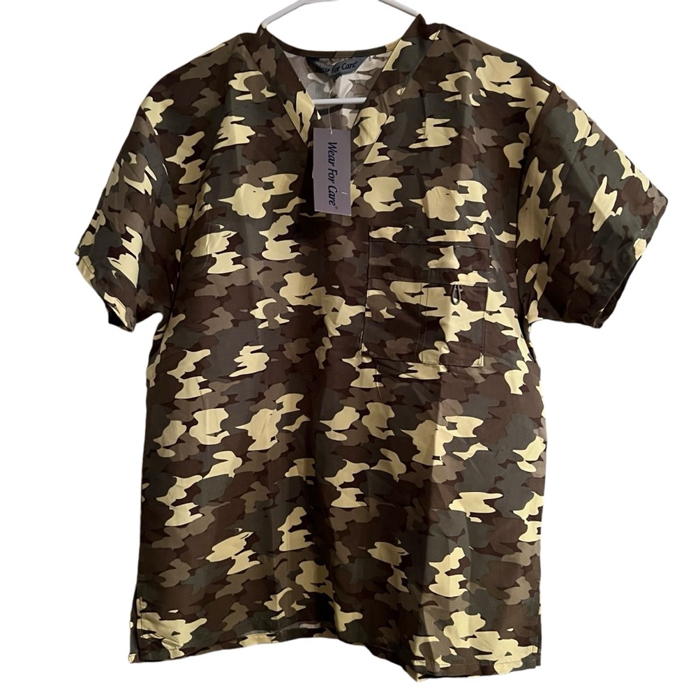 Wear For Care Camo Print Scrub Top Size M
